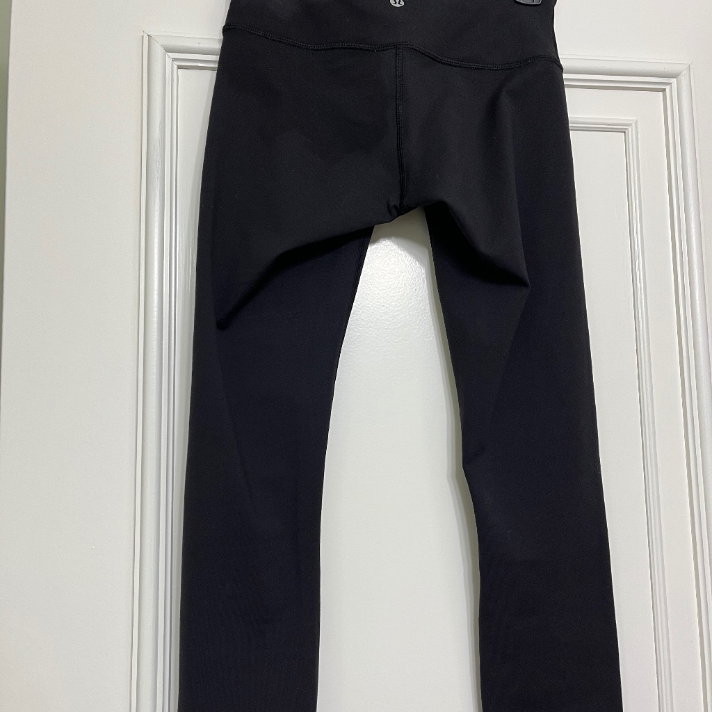 Lululemon Sz 4 Black Low Rise Crop